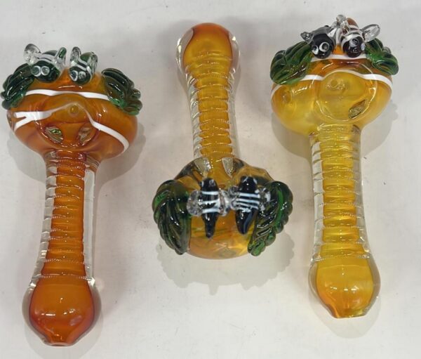 Bee with arts 4"  Hand Pipe