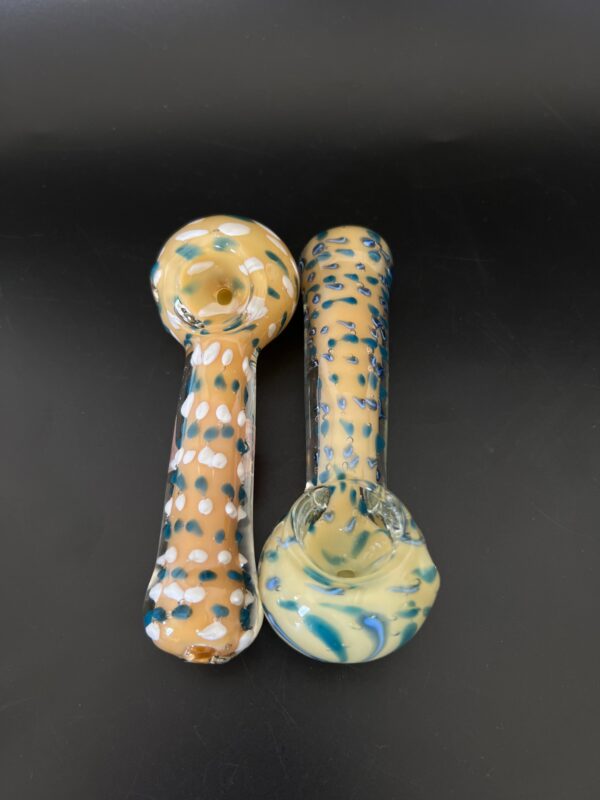 Dotted Hand Pipe