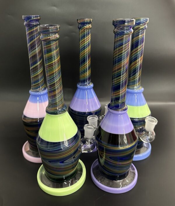 Cool Swirling Design | Glass Water Pipe