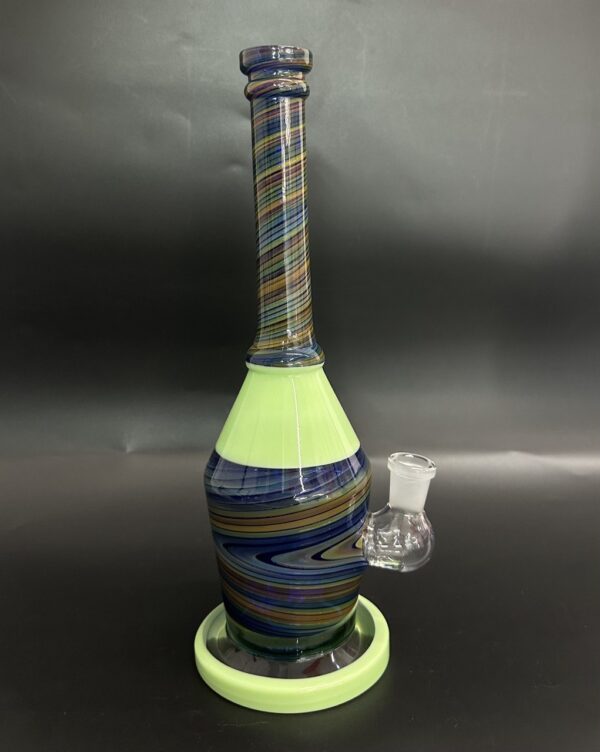 Swirling Design Glass Water Pipe